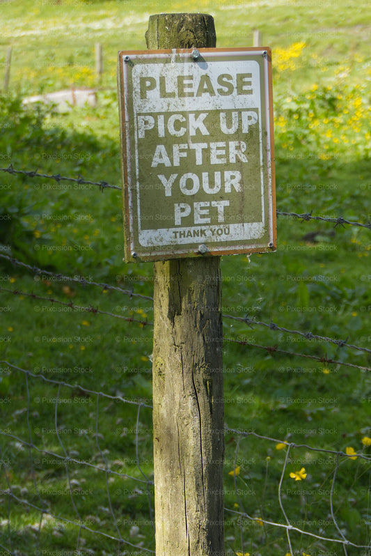 Rustic Wooden Post with a Sign - Stock Video